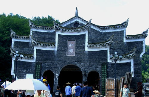 沱江上的水墨畫(huà)卷 湘西水鄉(xiāng)建筑風(fēng)情